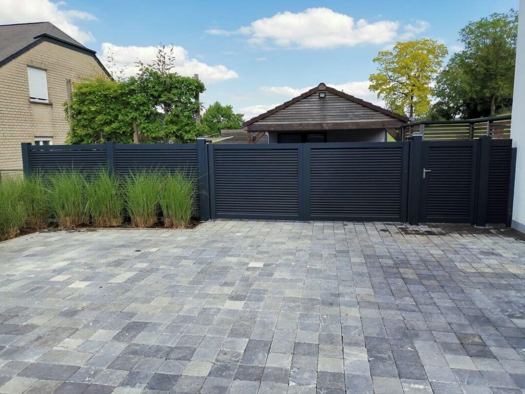 ABF Fermetures Baikirch Noville portail autoportant et barrière alu