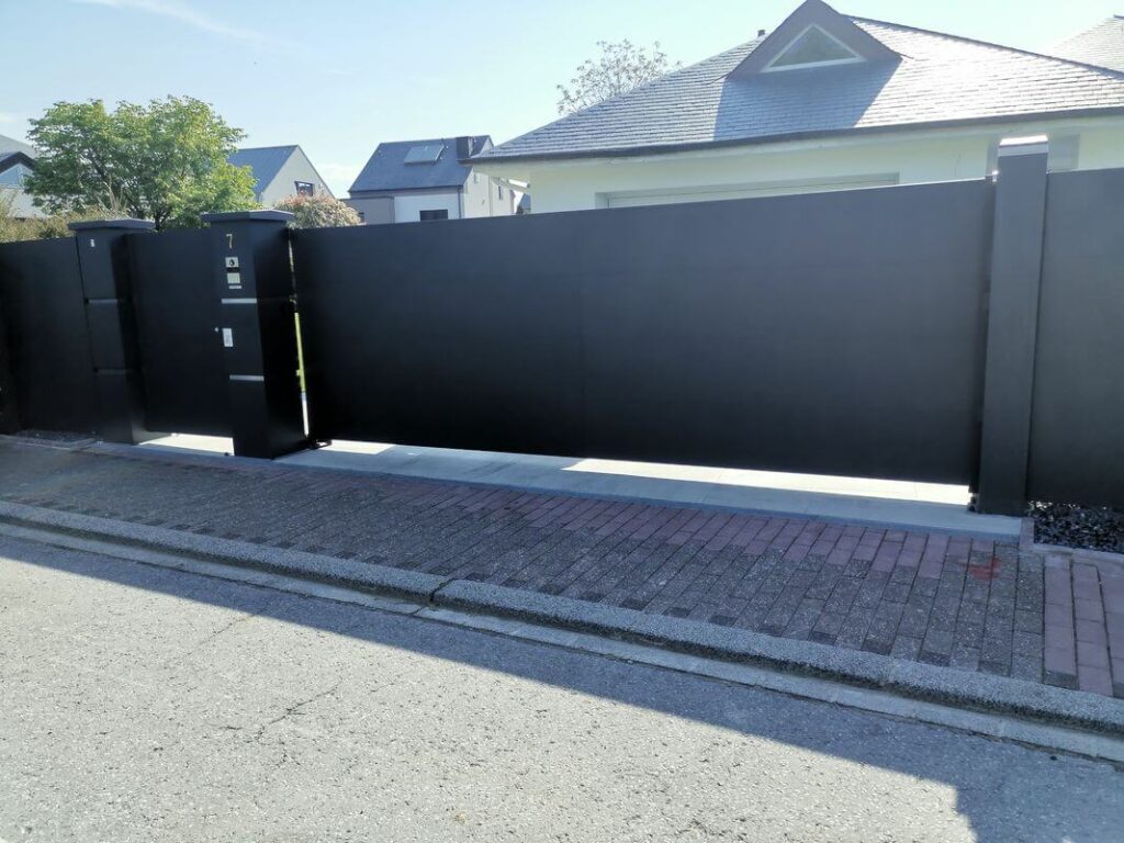 ABF Fermetures Baikirch Noville portail autoportant résidentiel controle accès