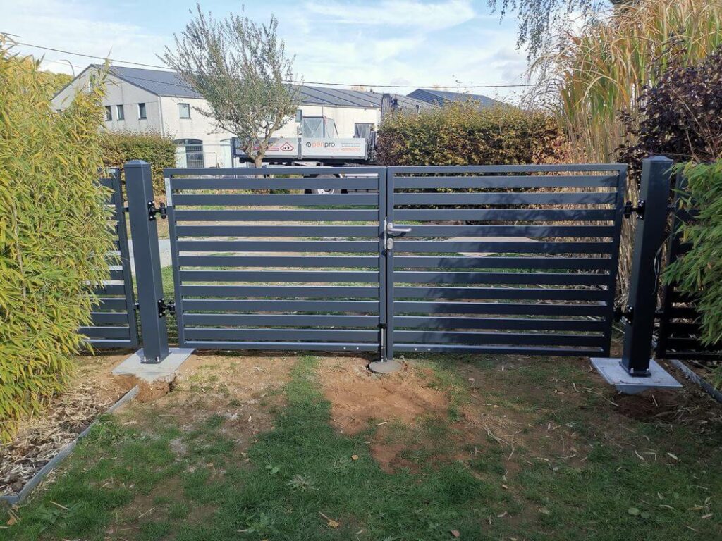 ABF Fermetures Baikirch Noville portail en alu jardin