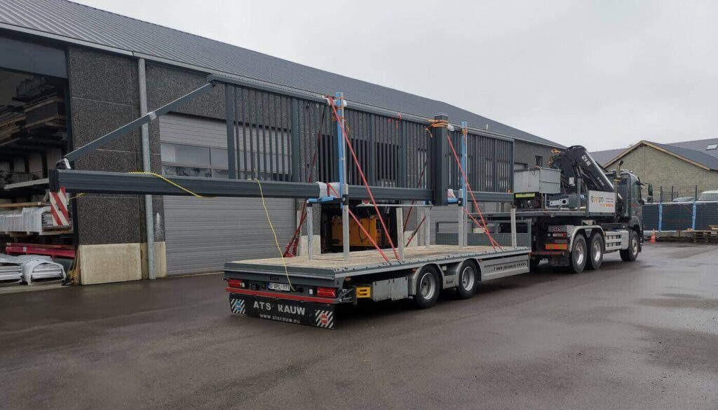 ABF Fermetures Baikrich matéril camion transport de portail