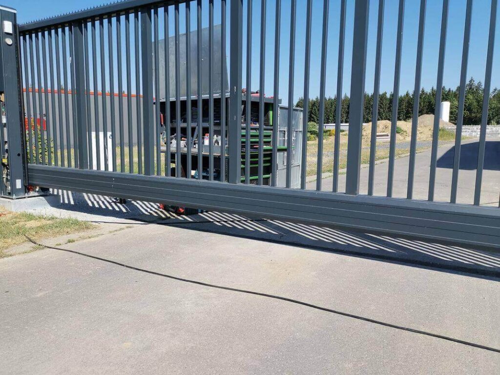 ABF Fermetures Baikrich portail industriel