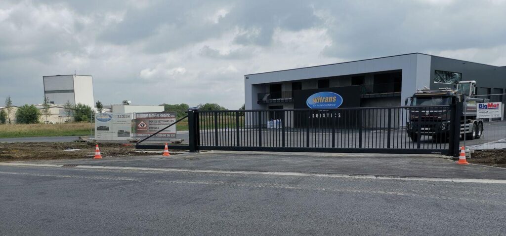 ABF Fermetures Baikrich portail industriel et autoportant